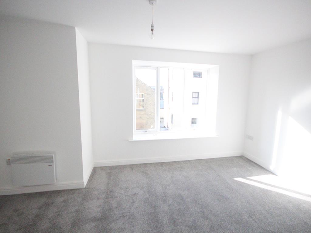 2 bedroom apartment To Let in Earby - IMG_5415.jpg